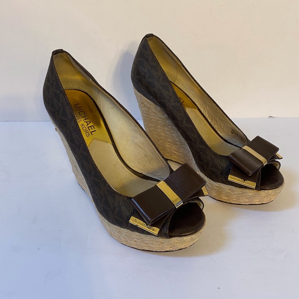 Michael Kors logo peep toe wedge - Picture 2 of 11